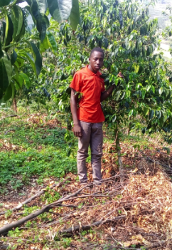Evariste is koffieboer in Rwanda en heeft een microkrediet van Pure Africa