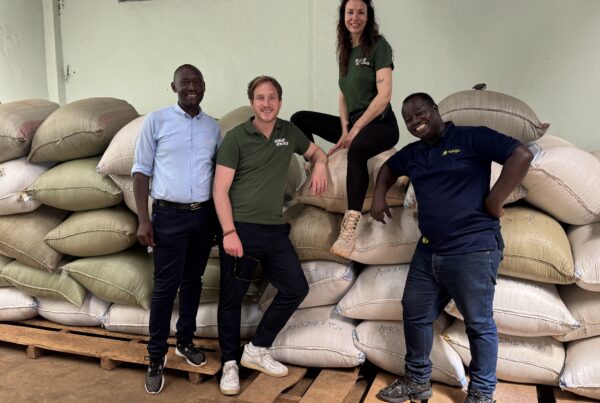 Ndugu en Pure Africa teams